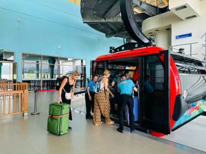 Giải pháp đi Cát Bà bằng cáp treo Sun World tránh tắc phà Đồng Bài